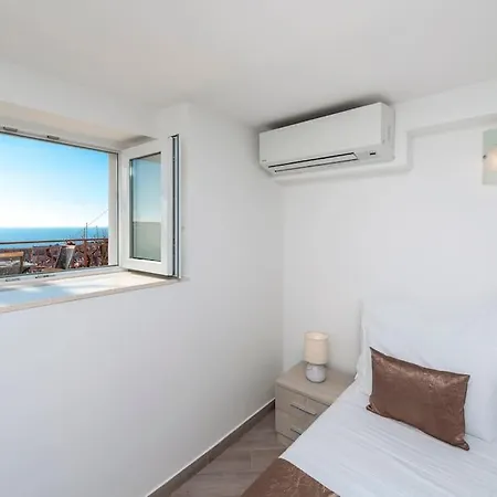 Charming New Apartment-with A Terrace דוברובניק
